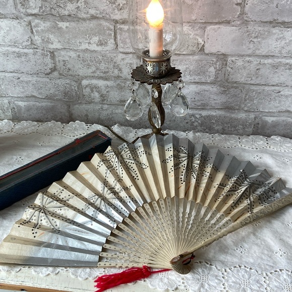 Antique Vintage Wooden Hand Fan! - Picture 3 of 8